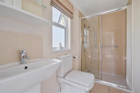 Sumner Ensuite.jpg