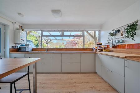 Cleeve Kitchen.jpg