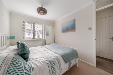 Ash Grove Bed 3.jpg