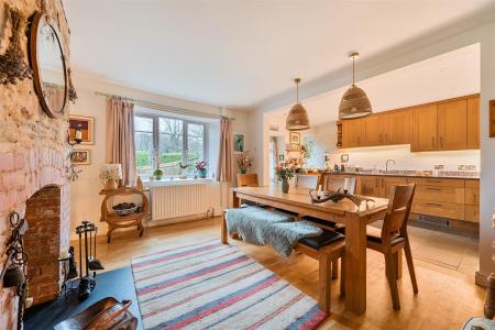 Ermebridge KitchDining.jpg