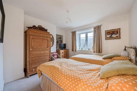 Ermebridge Bed 2.jpg