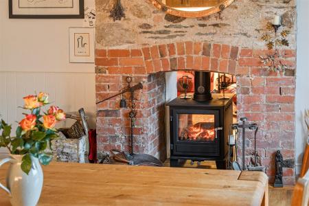 Ermebridge Fireplace.jpg