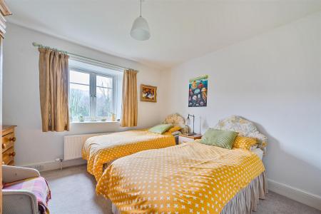 Ermebridge Bed 2..jpg