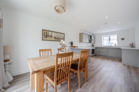 Fernmead Kitchen Dining..jpg
