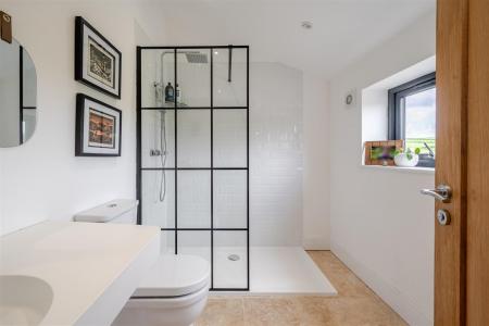 Swoop Ensuite.jpg