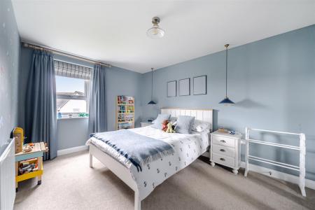 Shortlands Bed 2 bl.jpg