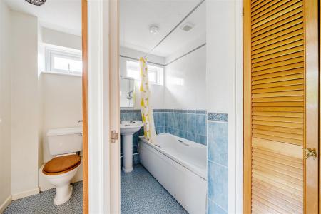 Trehill BathWC.jpg