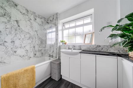 Uphill Bathroom.jpg