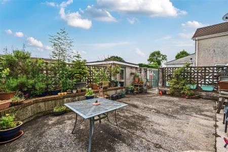 Buddle Garden Patio..jpg