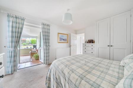 Longlands Bed 1 Garden Room.jpg