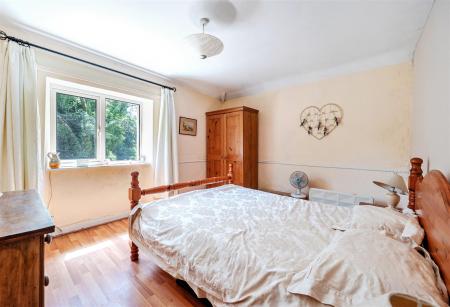 LPC Bed 1.jpg