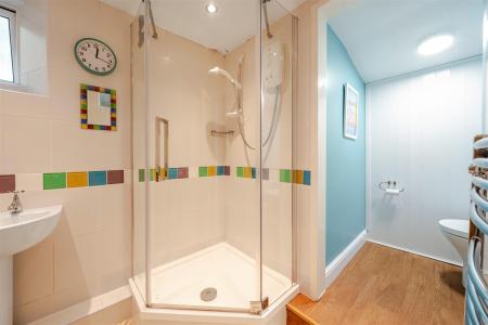 Moor Rest Shower Room.jpg