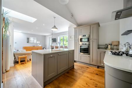 East H Annexe Kitchen.jpg