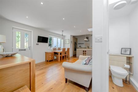 East H Annexe Open Plan Living..jpg