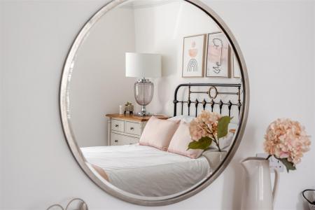 East H Bed1.jpg