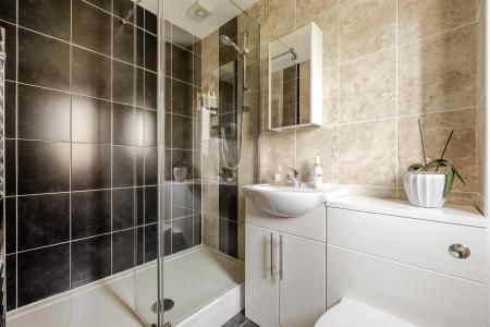 Greenfield Shower Room.jpg