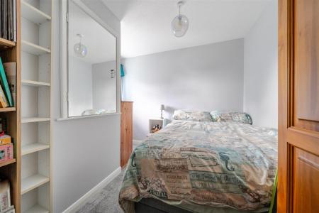 Savery Bed 3.jpg