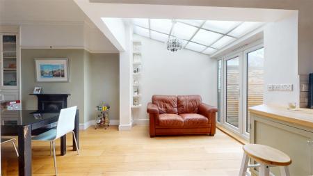 Kitchen/Breakfast Area