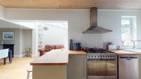 Kitchen/Breakfast Area