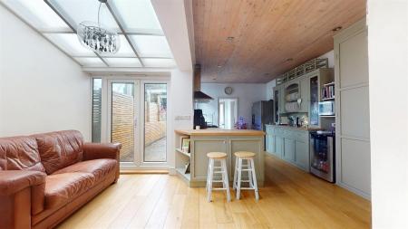 Kitchen/Breakfast Area