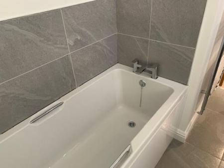 Jeff Davies new build bathroom.jpg