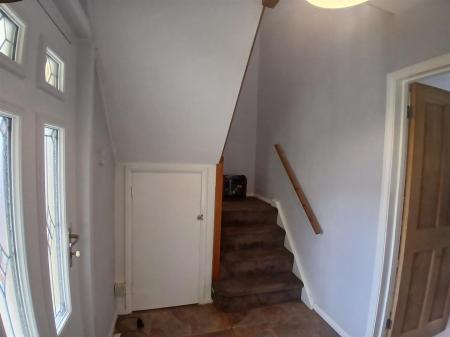heol y nant entrance hall.jpg