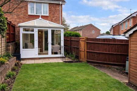 clos cwm garw rear garden.png