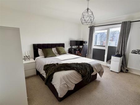 Barry main bedroom.jpeg