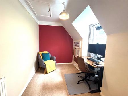Bedroom 3/ Study