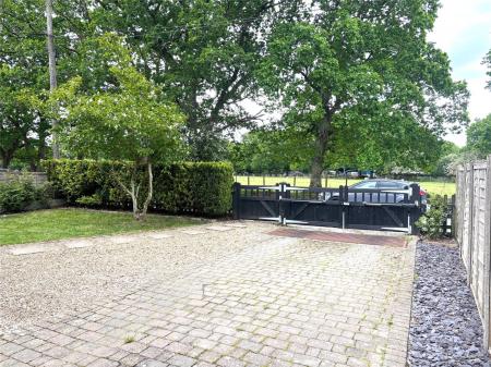 Drive & Elec Gates