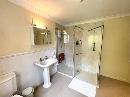 Master Ensuite