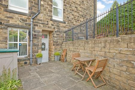 Lower Ground Floor Courtyard Garden