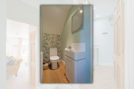 Hatters Cottage Cloakroom/W.C.