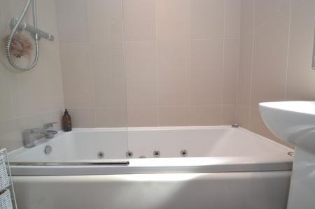 Photograph 11