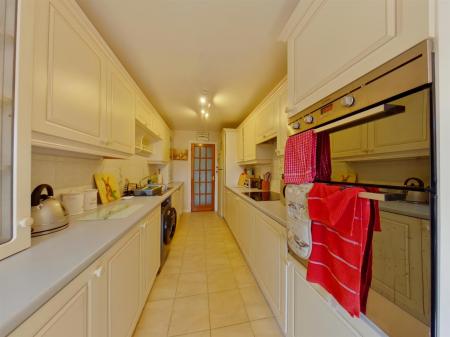 Annex Kitchen (1).jpg