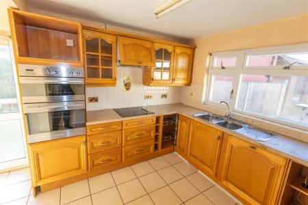 Ashton Way-05 - t.jpeg