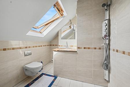 En-suite in loft