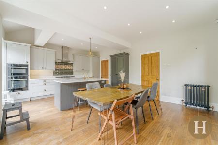 Hadleigh Estate Agents-34.jpg