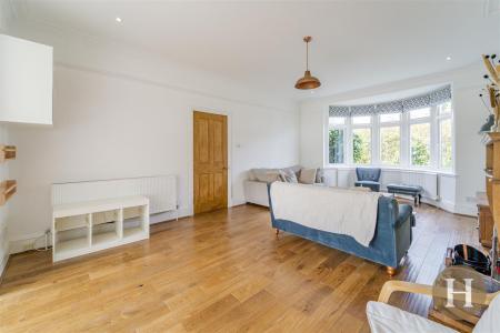 Hadleigh Estate Agents-24.jpg