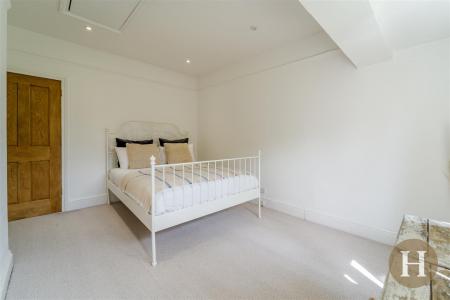 Hadleigh Estate Agents-14.jpg