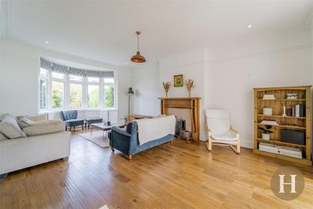 Hadleigh Estate Agents-23.jpg