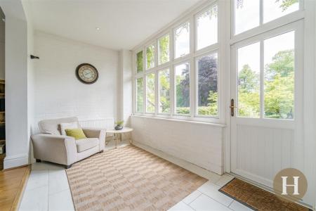 Hadleigh Estate Agents-29.jpg