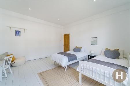 Hadleigh Estate Agents-9.jpg