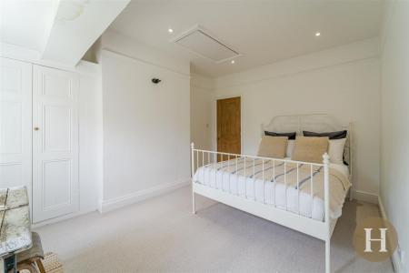 Hadleigh Estate Agents-15.jpg