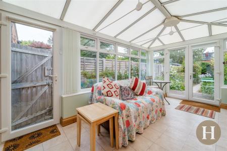 Hadleigh Estate Agents-14.jpg