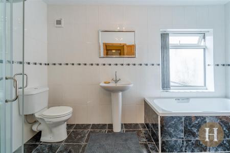 Hadleigh Estate Agents-24.jpg