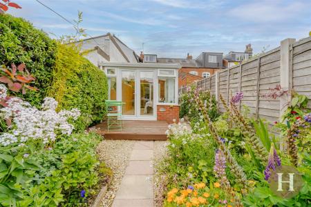 Hadleigh Estate Agents-33.jpg