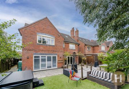 Hadleigh Estate Agents-53.jpg