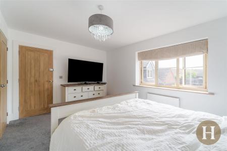 Hadleigh Estate Agents-32.jpg