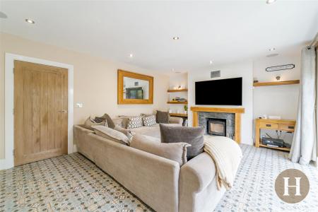 Hadleigh Estate Agents-7.jpg